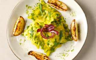 grande-raviole-morilles-pesto-dail-des-ours-navets-primeurs