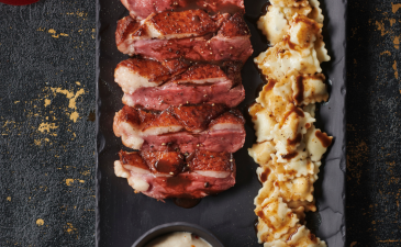 raviole-a-la-truffe-noire-magret-de-canard-creme-de-topinambour