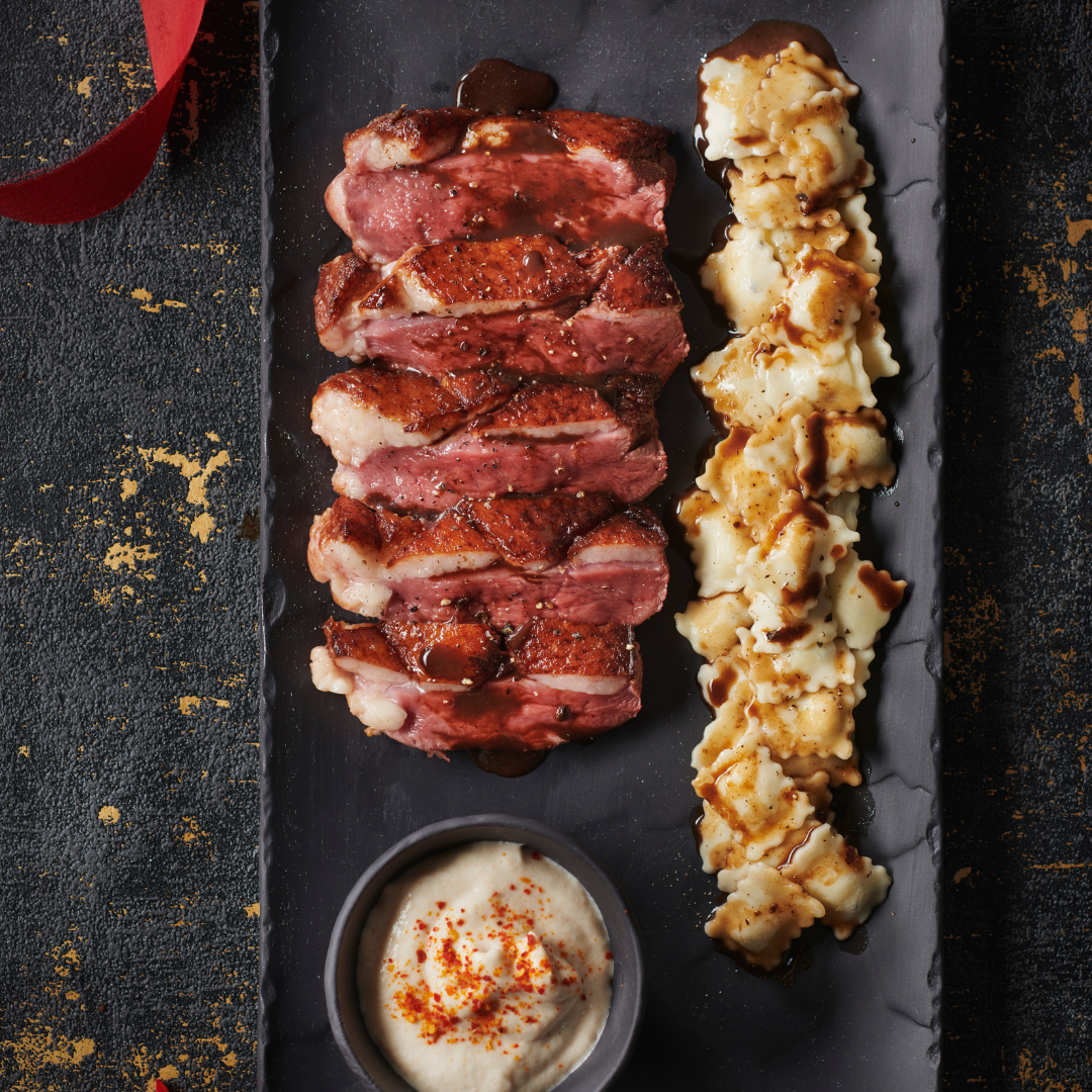 raviole-a-la-truffe-noire-magret-de-canard-creme-de-topinambour