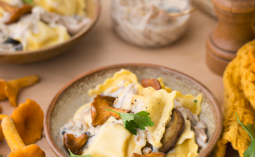 rvi-nos-pates-fraiches-comte-aop-12-mois-daffinage-poelee-forestiere-et-creme-au-vin