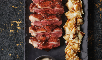 raviole-a-la-truffe-noire-magret-de-canard-creme-de-topinambour