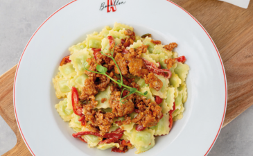 ravioles-du-dauphine-royans-effiloche-de-saucisses-au-piment-despelette-poelee-de-piperade