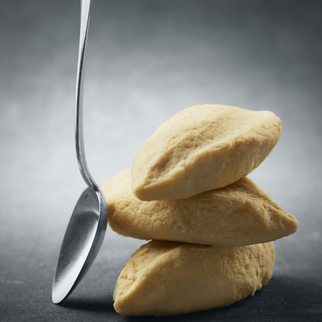 quenelle-moulee-main